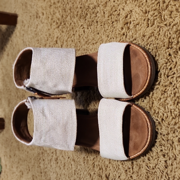 toms heeled sandals